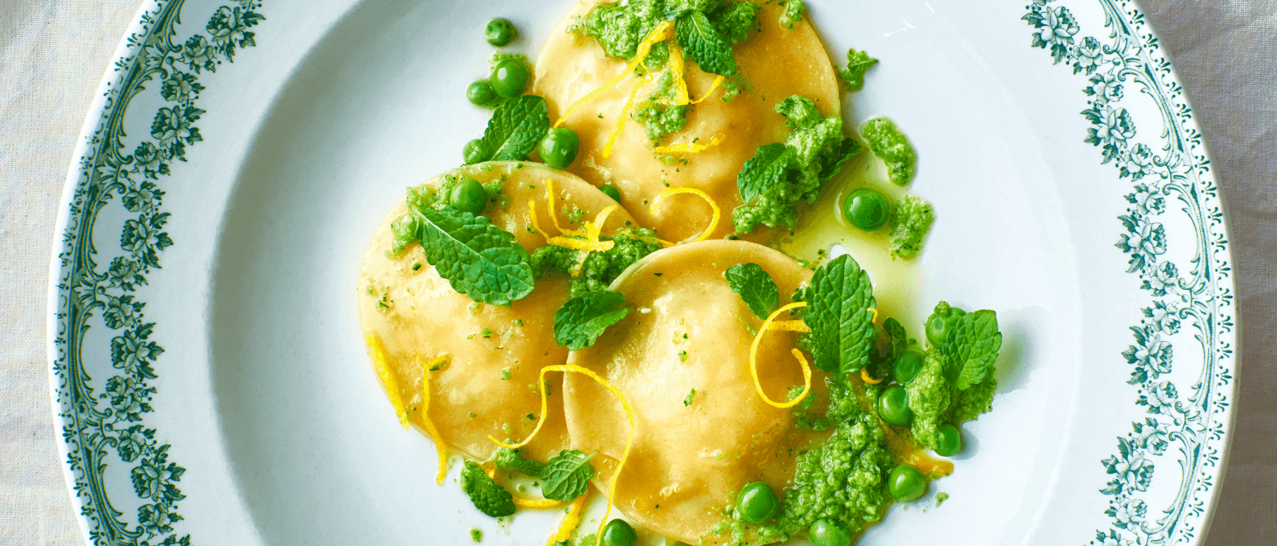 Ravioli mit Ricotta und Brokkolipesto