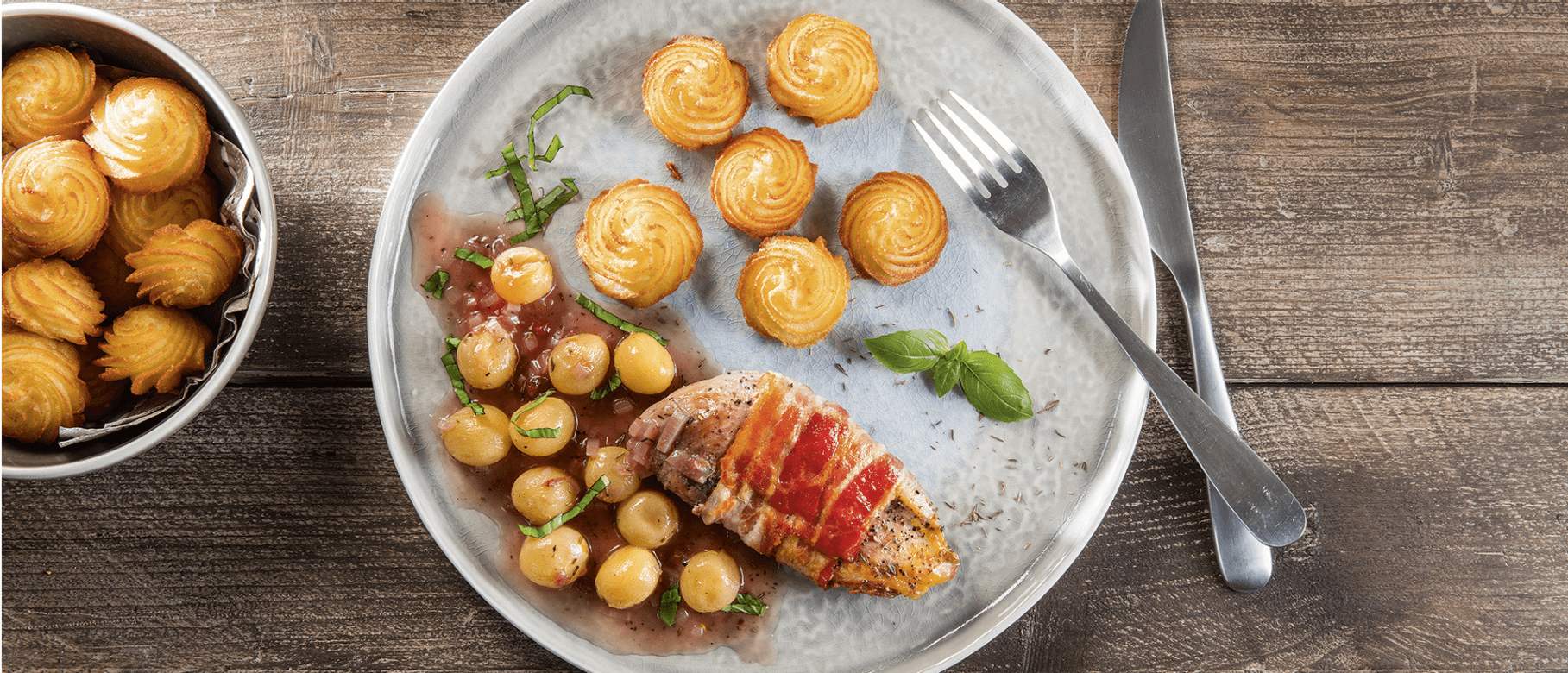 Fasanenbrustfilet im Speckmantel mit Traubensoße und Pommes Duchesse